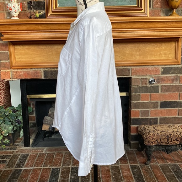 Ann Taylor LOFT “softened” cotton geometric button down blouse in crisp white. - Picture 3 of 8